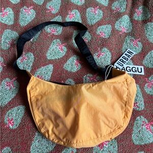 BAGGU Marigold Orange Medium Crescent Bag